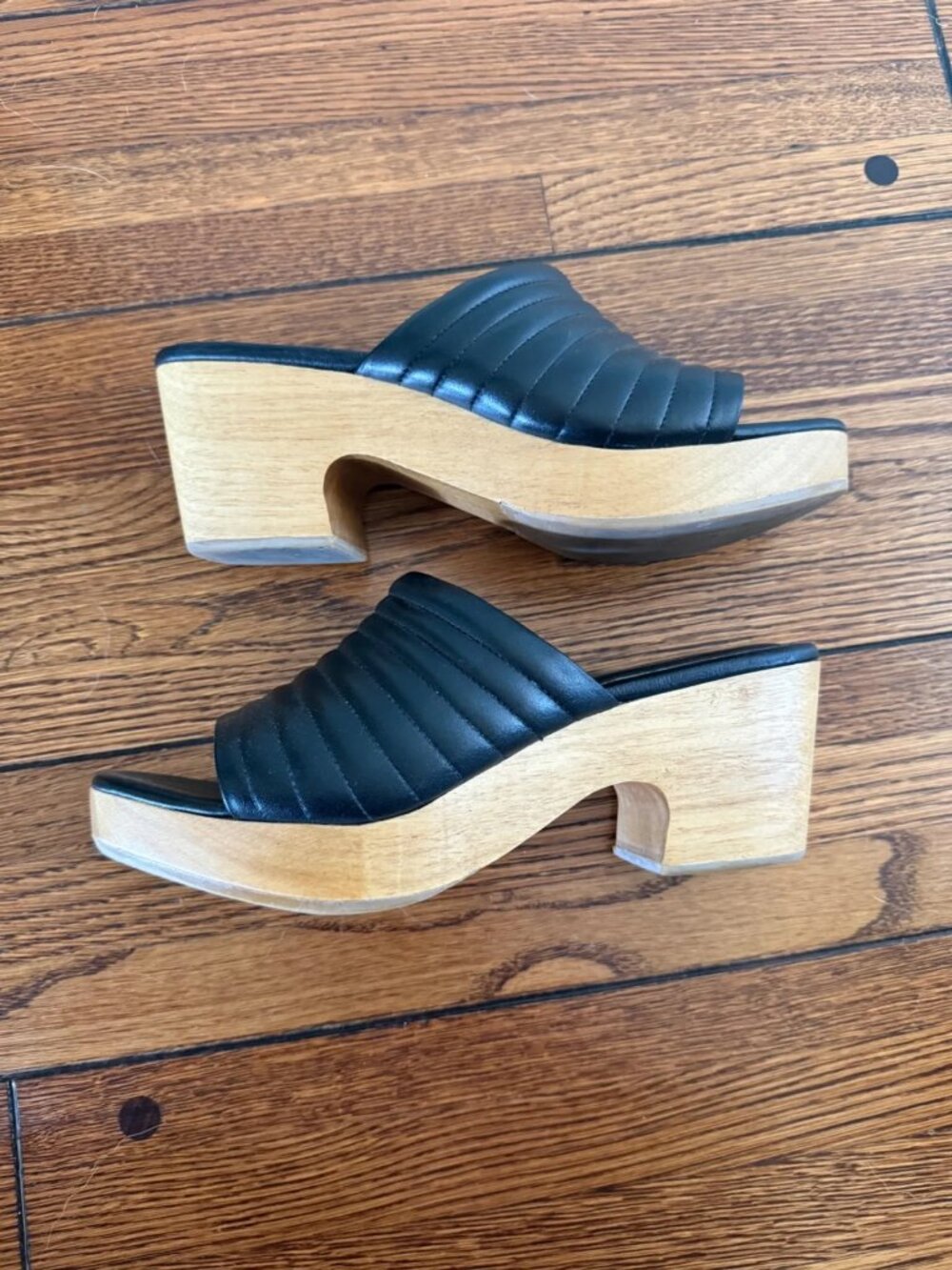 Beklina Ribbed Clog Open Toe